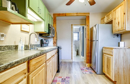 Truth or Consequences Cabaña | New Mexico Cottage: Hot Springs Fed Tub On-Site