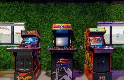 Coral Way Apartamento | New Miami & Calle Ocho Home with Arcade!