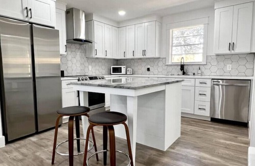 Niceville Casa | New Mid Century Modern with Bay Views. Destin beaches are 10 miles away. Private