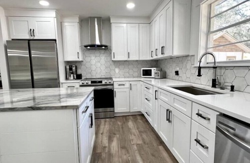 Niceville Casa | New Mid Century Modern with Bay Views. Destin beaches are 10 miles away. Private