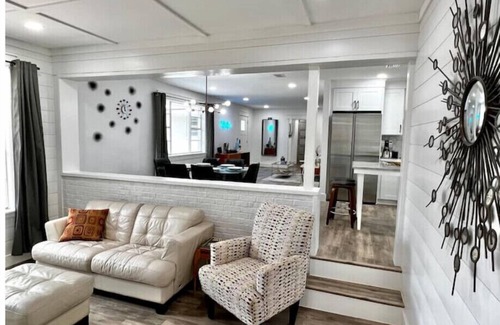 Niceville Casa | New Mid Century Modern with Bay Views. Destin beaches are 10 miles away. Private