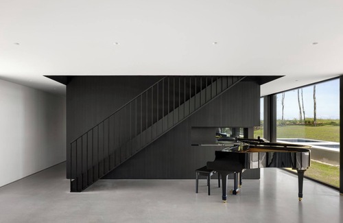 Hamptons Casa | New Minimalist Waterfront