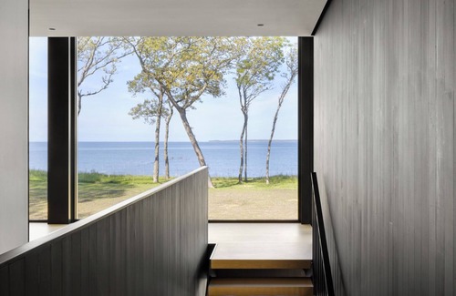 Hamptons Casa | New Minimalist Waterfront