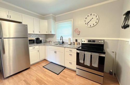 Hudson Apartamento | NEW - Mins to Manchester NH and Lowell MA - Family Friendly - 1st Floor - W/D
