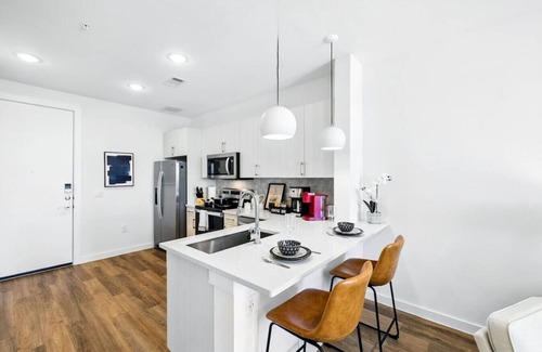 Brentwood Apartamento | New Modern 1BD/1BA~Pet Love Loft
