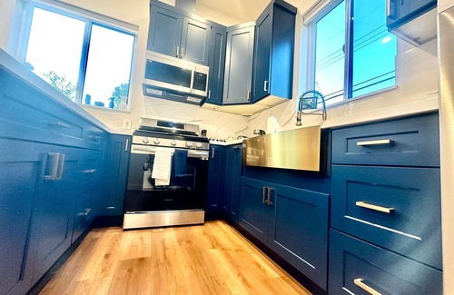 West Hills Casa | New Modern 2BR + 1Bath!