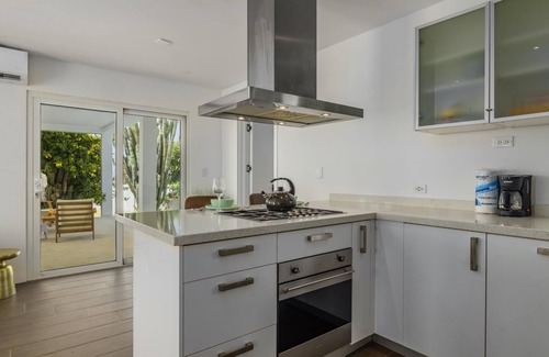 Alto Vista Casa | NEW Modern 2BR 2BA w/ PrivatePool in Quiet Area