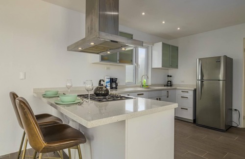 Alto Vista Casa | NEW Modern 2BR 2BA w/ PrivatePool in Quiet Area