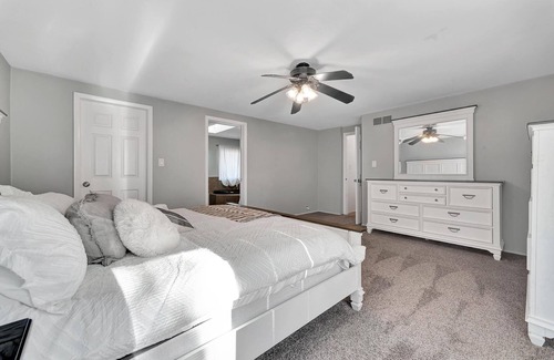Allenton Casa | NEW Modern 4BD Ranch with finished basement