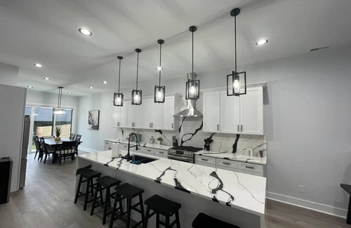 Fall Creek Place Casa | New Modern 4BR/5BA Downtown Indianapolis