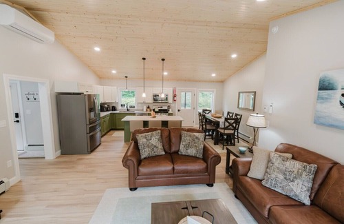 Norway Casa | NEW! Modern and Cozy Getaway