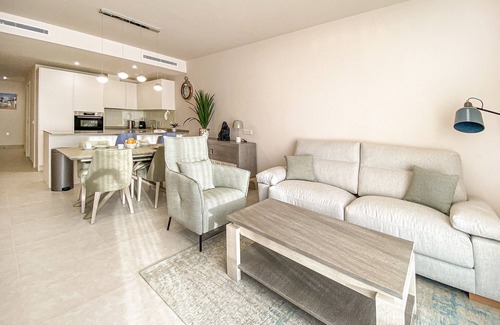 La Cala de Mijas Apartamento | Nuevo moderno apartamento, andando de Playa y cerca de golf!