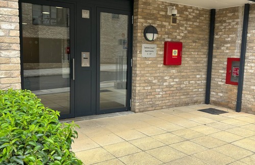High Barnet Apartamento | New Modern Apartment, Private Sceure Parking with EV Charger and Balcony
