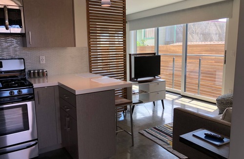 Carlsbad Village Apartamento | Nueva casa de huéspedes moderna en la playa en Carlsbad Village