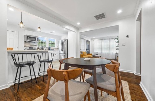 Atlanta Casa | NEW! Modern Boho w/5BD/2BR Sleeps 10