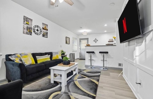 Atlanta Casa | NEW! Modern Comforts w/4Beds/3BR Sleeps 8
