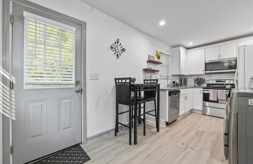 Atlanta Casa | NEW! Modern Comforts w/4Beds/3BR Sleeps 8