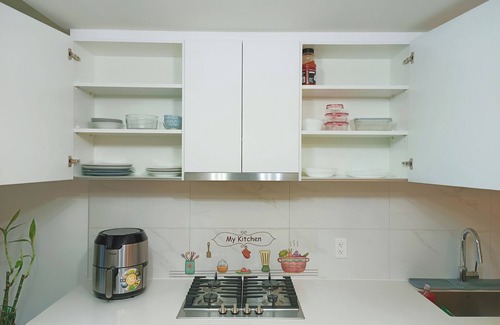 Coquitlam Condominio | New Modern Condo | SkyTrain & Top Amenities