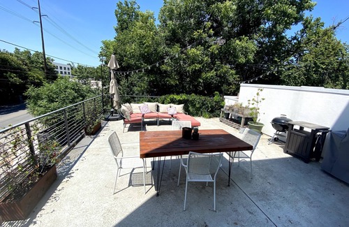 Govalle Condominio | New Modern East Austin Condo - 3mi. from Downtown