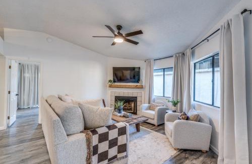 Sierra Vista Casa | New! Modern Family Friendly The Desert Nest
