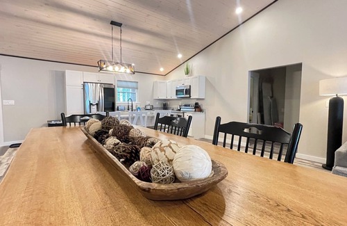 Bangor Casa | New Modern | Firepit | $BR/ 3 Baths