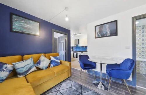 Marlborough Casa | NEW Modern Gem Apt with Parking