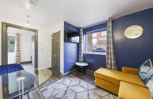 Marlborough Casa | NEW Modern Gem Apt with Parking