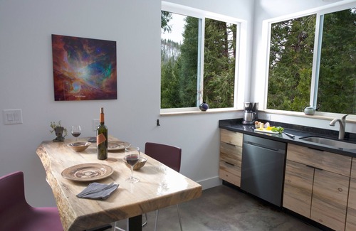 Yosemite West Casa | ¡Nueva casa moderna dentro de las puertas del parque!