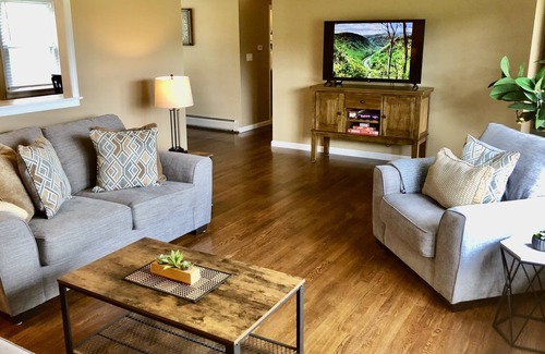 Wellsboro Casa | New Modern in Wellsboro! New Retro Game Rm Heated!