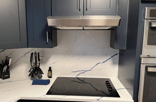 Cary Casa | New modern kitchen in great location to RDU and RTP