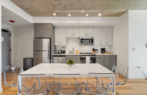 River North Hotel | New & Modern Lux City Escape