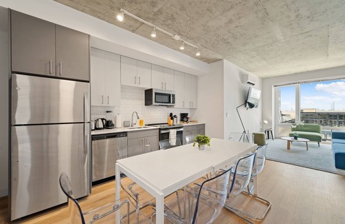 River North Hotel | New & Modern Lux City Escape