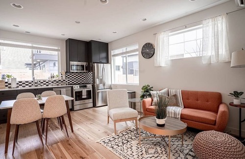 Mann Casa | New modern Nordic style home, view, rooftop deck