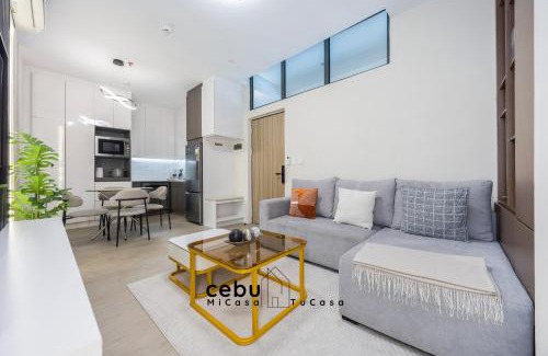 Lahug Apartamento | New Modern Pool Front Condo Near IT Park