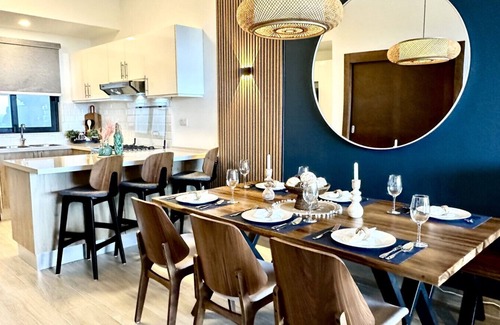 La Ceiba Apartamento | *NEW* Modern & Stylish Condo With Rooftop Pool
