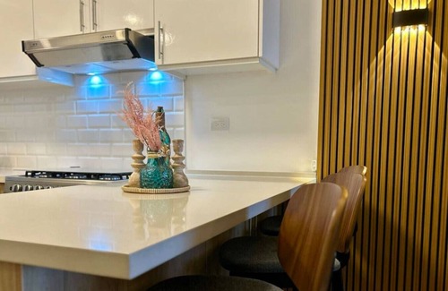La Ceiba Apartamento | *NEW* Modern & Stylish Condo With Rooftop Pool