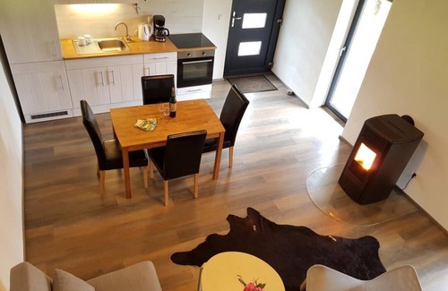 Lautzenbrucken Casa | NEW! Modern vacation home Hohensayn