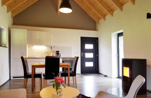 Lautzenbrucken Casa | NEW! Modern vacation home Hohensayn