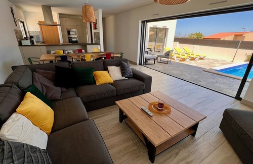 Vila do Bispo Villa | New modern villa w/pool — 5 min from the beach!