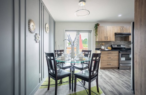 Winnipeg Casa | New Modern Winnipeg Home-4 Bedrooms, 3 Bath, WiFi, Work area