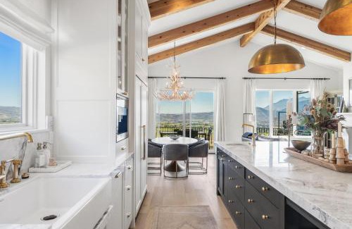 Eden Casa | New Mountain Luxury and Wellness Retreat Full Home