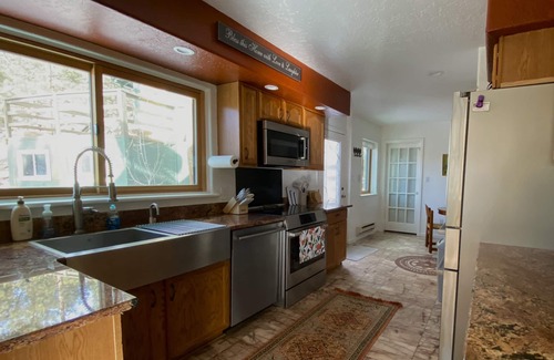 Florissant Casa | New Mountain Playground - 4 bds, Sleeps 8