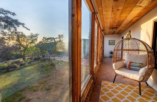 Santa Fe Casa | NEW! Mountain views, arcade, hot tub, 3000sqft