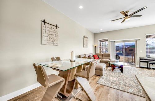 Woodland Park Casa | New! Mountain Views, Walk to Eat or Shop, Garage, 3BR