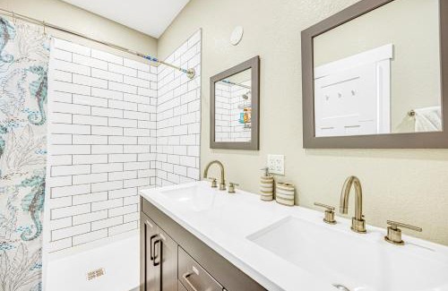 Woodland Park Casa | New! Mountain Views, Walk to Eat or Shop, Garage, 3BR