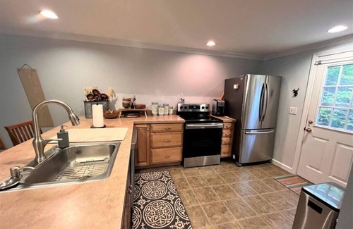 West Dover Chalet De Esquí | New! Mt Snow Chalet w/land, privacy, relaxation