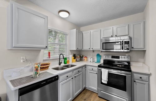 Northside Casa | ★NEW★N. Jax Home| Mins to ✈︎ | 4 Bed | EZ Check-In