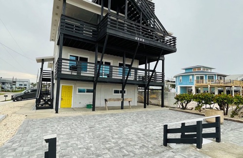 Bethune Beach Casa | NEW- New Smyrna Beach front house