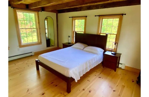 Bar Mills Otro | *NEW* Newly Renovated Spacious 1700s Historic Farmhouse