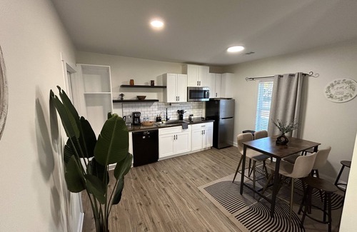Lawrenceville Casa | New Nice and Comfy Like Home !